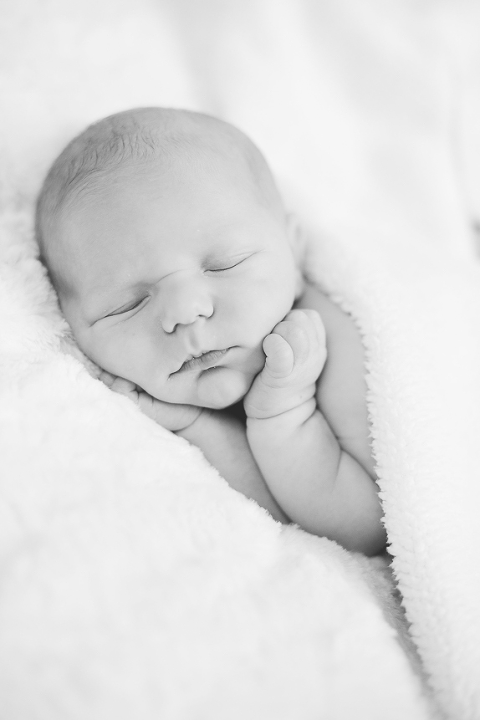 20151007-Liam s Newborn Photos 2015-Album-0056