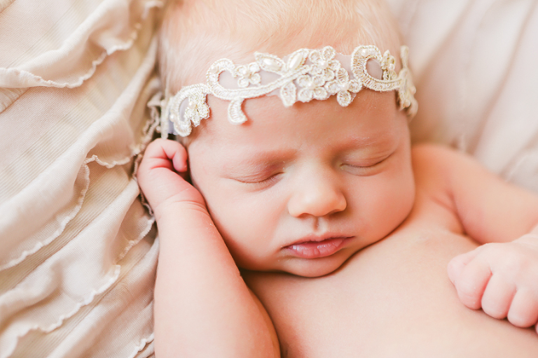 20151122-Olivia s Newborn Photos 2015-Album-0068